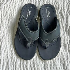 Clarks Cloudsteppers Gray Sandals